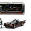 Jada Toys - 1:32 1966 Classic TV Series Batmobile with Batman Figure